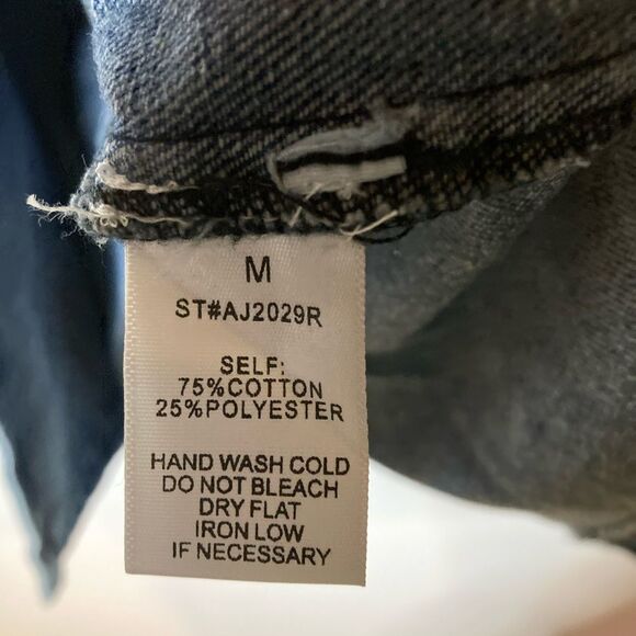 NWT Peach 6 Button Denim Dress, size Medium. - Picture 7 of 7